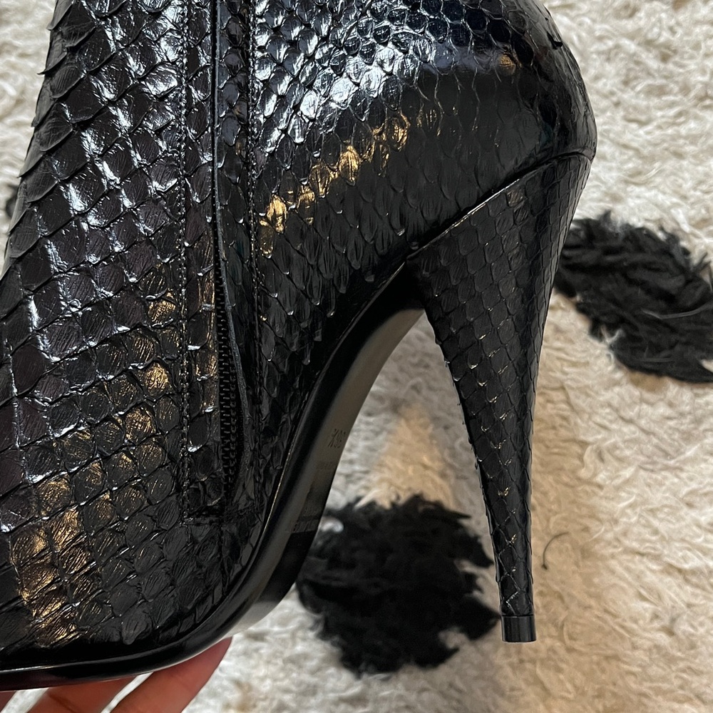 Saint Laurent size 36.5 Black Python booties Textured Ankle Boots - Picture 10 of 13